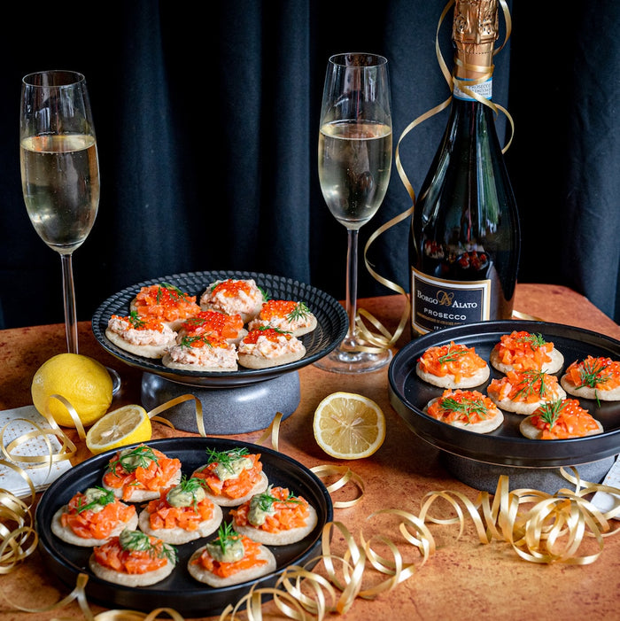 Canapé Box with Prosecco